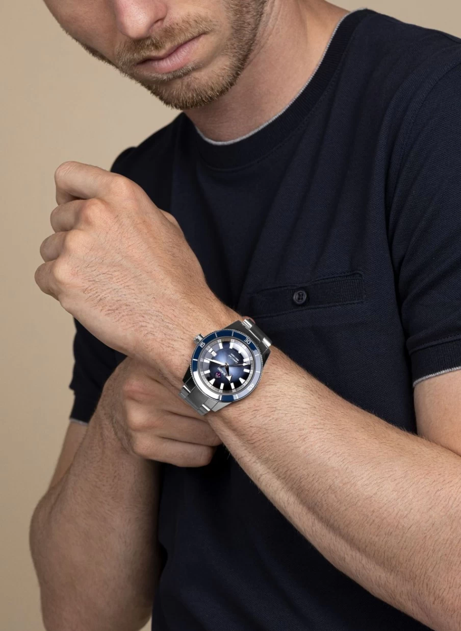 Rado Captain Cook Automatic Men's Light Watch